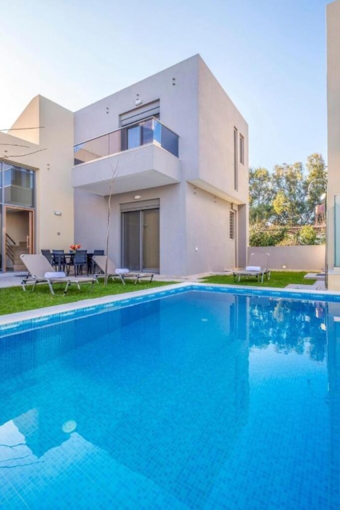 A LUXURY HOUSE FOR SALE 100M FROM AGIOI APOSTOLOI BEACH