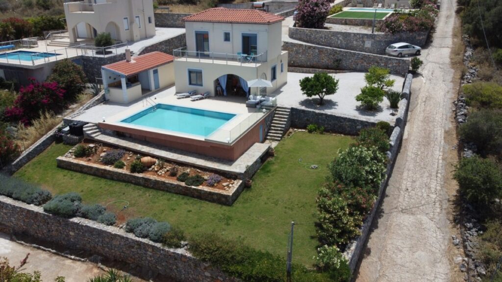 FOR SALE A THREE BEDROOM SEA VIEW VILLA WITH A POOL IN KEFALAS