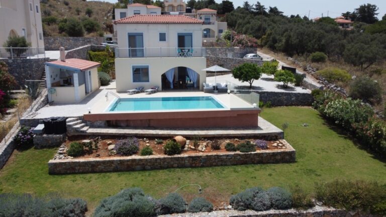 FOR SALE A THREE BEDROOM SEA VIEW VILLA WITH A POOL IN KEFALAS